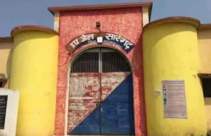 पुलिस ने जेलर को भेजा जेल , बैंक खाते में डलवाए थे कैदी से उगाही के 40 हजार, कैदियों की बेदम पिटाई की भी पुष्टि, जज से हुई थी शिकायत
