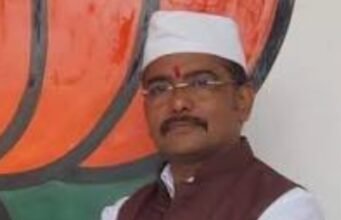 Naxalite violence: नक्सलियों ने की भाजपा नेता की हत्या, शादी समारोह से लौटते धारदार हथियार से हमला