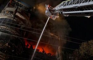 Fire i Shopping Mall: शॉपिंग मॉल में लगी भीषण आग, 43 लोग जिन्दा जले, कई झुलसे