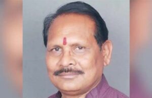 Loksabha elections: चुनाव प्रचार में गये पूर्व शिक्षामंत्री डॉ. प्रेमसाय टेकाम की गाड़ी पर पथराव, पुलिस कर रही हमलावरों की तलाश