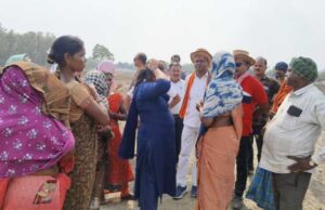 Problem of land displaced people: विधायक ने दी खदान बंद कराने की चेतावनी, कहा – एसईसीएल प्रबंधन जल्द करे समस्याओं का समाधान