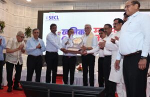 Miner’s day in SECL: खनिक श्रमवीर रहें कंपनी के नाम, नमक एवं निशान के प्रति हमेशा समर्पित – डॉ. मिश्रा