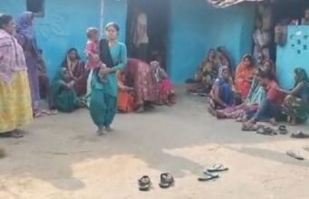 Murder of husband-wife and child: मकान के कमरे में मिली पति-पत्नी और मासूम बच्चे की लाश