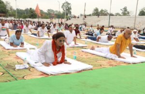 International Yoga Day: शरीर, आत्मा और मस्तिष्क का सार्वभौमिक चेतना से जुड़ऩा ही योग – रेणुका