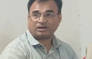 SDM arrested taking bribe: सरगुजा में 50 हजार रुपए रिश्वत लेते एसडीएम अपने बाबू, चपरासी और गार्ड के साथ गिरफ्तार , एसीबी की कार्रवाई