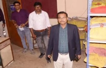 commissioner’s inspection: सुबह 10 बजे कार्यालय का निरीक्षण करने पहुंचे गए कमिश्नर, अधिकारी मिले न कर्मचारी, 25 को नोटिस