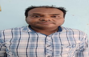 bad touch, doctor arrested: स्वास्थ्य जांच के दौरान स्कूली छात्राओं से बेड टच, डॉक्टर गिरफ्तार