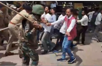 lathicharge on congressmen: कांग्रेसियों की पुलिस से झड़प, लाठीचार्ज में कई घायल