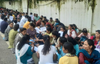 Sit-in protest by SI candidates: गृहमंत्री के बंगले के बाहर धरने पर सब इंस्पेक्टर अभ्यर्थी, इच्छामृत्यु मांगी