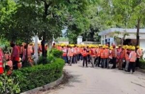 Laborer’s body found in cement plant: अल्ट्राटेक सीमेंट प्लांट में मजदूर की लाश मिली, मजदूरों में आक्रोश