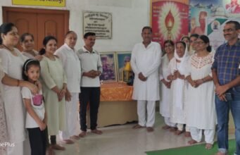 Yoga and Full Body Checkup Camp: विनोबा नगर में योग एवं फुल बॉडी चेकअप कैंप का सैकड़ों ने उठाया लाभ