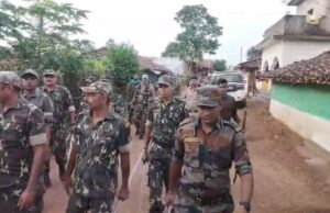 Tension prevails in Kawardha: कवर्धा में युवक का शव मिलने के बाद आगजनी की घटना से तनाव, गांव बना छावनी
