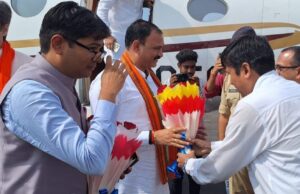 Plane accident averted: कोरबा में बड़ा हादसा टला, लैंडिंग करते रनवे पर उछला स्टेट प्लेन