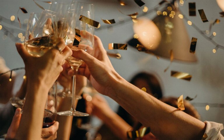 Toasting-for-new-year-2021.jpg