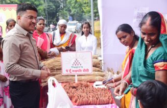 Lakhpati didis: बिहान दीदियों के बनाए दीयों से रौशन होगा कलेक्टर निवास