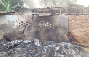 Farmer’s house caught fire: किसान के घर में लगी आग, लाखों का धान खाक, पांच मवेशियों की भी जलकर मौत