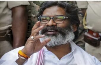 Hemant Soren: मुख्यमंत्री पद की शपथ लेने से पहले हेमंत सोरेन का भावुक पोस्ट ‘हमें कोई तोड़ नहीं सकता’