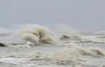 Weather update: चक्रवात फेंगल की तीव्रता बढ़ी, चेन्नई सहित तटीय क्षेत्रों में भारी बारिश