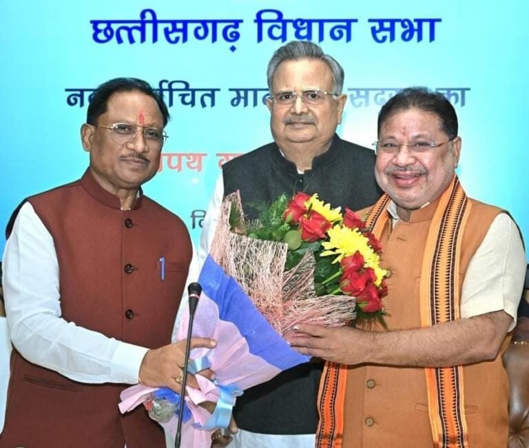 sunil-soni-cm-sai-raman-singh.jpg