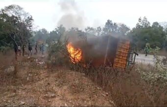 Horrific road accident update: ट्रक से टकराने के बाद कार में लगी आग, अम्बिकापुर के 2 युवकों की जिंदा जलकर मौत