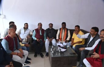 Surajpur politics: कांग्रेस छोड़ पूर्व पार्षद संतोष सोनी भाजपा में शामिल