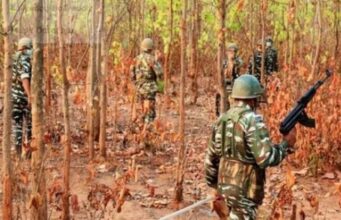 Naxal incounter: मुठभेड़ में दर्जनभर नक्सली ढेर, सर्च आपरेशन पर निकले थे 3 जिलों के सुरक्षाबल