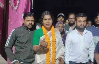 Panchayat elections: छत्तीसगढ़ में थर्ड जेंडर सोनू उरांव ने रचा इतिहास, आदर्श पंचायत के सपने के साथ बनी सरपंच