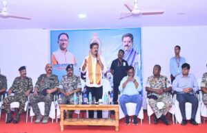 Deputy CM Vijay Sharma: डिप्टी सीएम ने जवानों का हौसला बढ़ाया, कहा- आपके कारण ही सड़क मार्ग से बीजापुर आ पाया