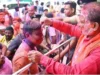 CM celebrated Holi in Bagiya: मुख्यमंत्री विष्णुदेव साय ने अपने गृह ग्राम बगिया में ग्रामीणों संग हर्षोल्लास से मनाई होली