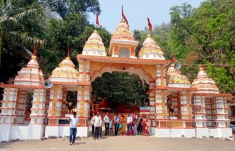 Kudargarh Mahotsav: कुदरगढ़ में मां बागेश्वरी के दर्शन के लिए उमड़ा आस्था का सैलाब