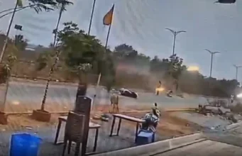 Tragic road accident: रायपुर में दिल दहला देने वाला हादसा: खंभे से टकराकर स्कूटी सवार युवती का सिर धड़ से अलग