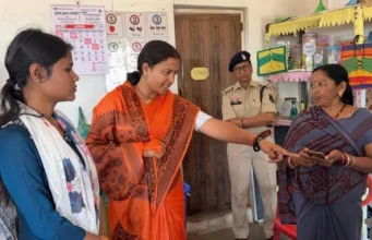 Minister Laxmi Rajwade’s tough stand: मंत्री लक्ष्मी राजवाड़े के निरीक्षण में मिली अव्यस्था, जिला कार्यक्रम अधिकारी सस्पेंड