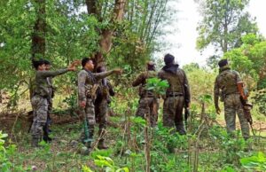 Naxalites Encounter : अबूझमाड़ के बाद बीजापुर में नक्सलियों के खिलाफ बड़ी कार्रवाई, सुरक्षाबलों ने 5 को किया ढेर, दो जवान घायल