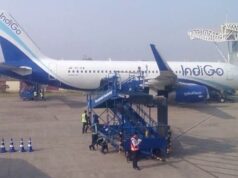 Plane trip is this ?  दिल्ली-रायपुर इंडिगो फ्लाइट का गेट लॉक, फंसे रहे पूर्व सीएम भूपेश बघेल, विधायक, महापौर समेत दर्जनों यात्री