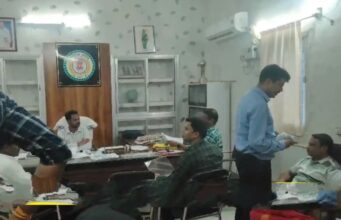 ACB Raid : जमीन नामांतरण के लिए 25 हजार रूपए की रिश्वत लेते बाबू पकड़ाया