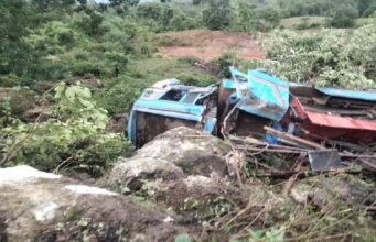 Borewell vehicle fell into the ditch: बोरवेल गाड़ी 60 फीट गहरी खाई में गिरी, 4 की मौत