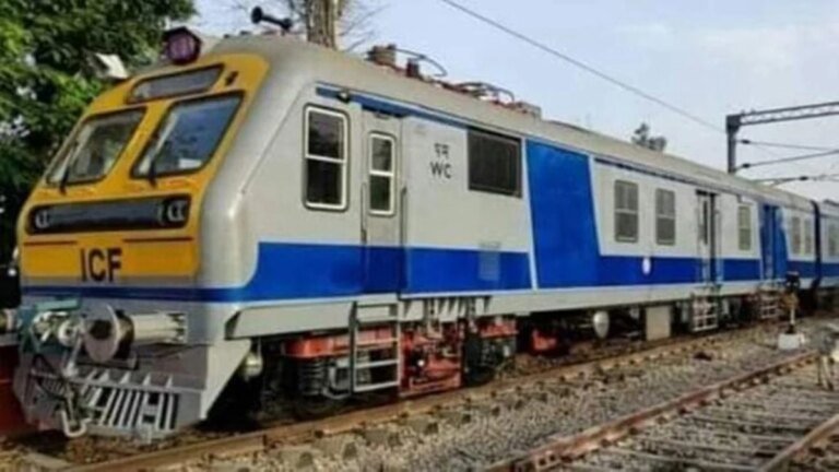 16_08_2024-train_memu_gotegaon1.jpeg