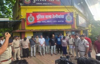 Nude Party controversy: ‘न्यूड स्ट्रेंजर पार्टी’ के आयोजकों का भंडाफोड़, रिटायर्ड सरकारी अधिकारी समेत 7 गिरफ्तार