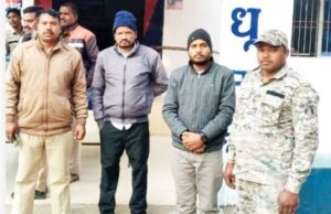 Manipulation of revenue records: धान बेचने राजस्व रिकॉर्ड में हेराफेरी , एक परिवार के नाम कर दी सरकारी और ग्रामीणों की जमीन, पटवारी समेत 2 गिरफ्तार