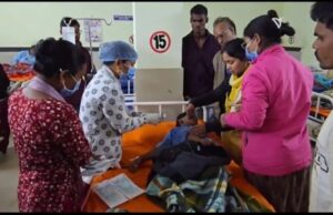 CG News : स्कूल में प्रार्थना के समय 19 बच्चे हुए बेहोश, अस्पताल में भर्ती कराए गए, तीन की हालत नाजुक