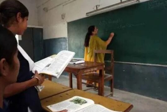 Teachers protest: शिक्षक संगठनों ने केंद्र को लिखा पत्र, शिक्षकों के लिए टीईटी अनिवार्यता खत्म करने की मांग