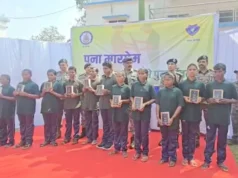 Naxalites Surrender : AK-47 और SLR के साथ 12 हथियारबंद नक्सलियों ने किया सरेंडर