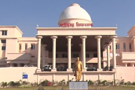 CG assembly session: धर्म स्वातंत्र्य विधेयक पर छत्तीसगढ़ विधानसभा में हंगामा, विपक्ष ने प्रवर समिति को भेजने की उठाई मांग