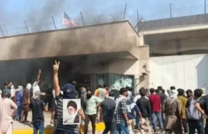 Karachi US Embassy : कराची US दूतावास में घुसे पाकिस्तानी प्रदर्शनकारी, अमेरिकी सैनिकों की फायरिंग में 10 की मौत,कई घायल