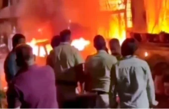 Fire Accident: इलेक्ट्रिक कार के ‘चार्जिंग प्वाइंट’ में ब्लास्ट के बाद मकान में आग लगी, 7 लोगों की मौत
