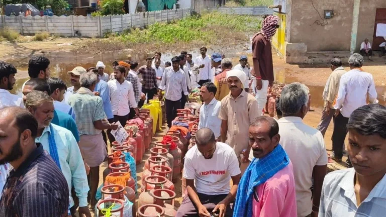 Arang-Gas-Agency-Protest.webp