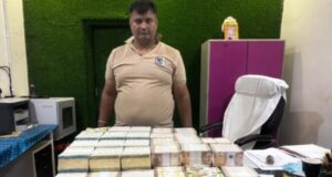 CG News : टेंगनमाड़ा रेलवे स्टेशन के पास दो सूटकेस और बैग से 17 लाख रुपये बरामद, आरोपी हिरासत में