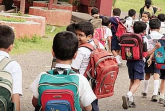 School summer vacation: छत्तीसगढ़ में 20 अप्रैल से स्कूलों में गर्मी की छुट्टी, सीएम साय ने बच्चों को लू से बचाने लिया फैसला