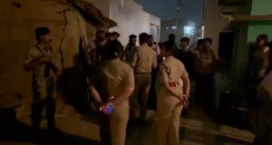 Bilaspur Crime : अवैध संबंध के शक में दो पक्षों में खूनी संघर्ष, बुजुर्ग महिला की मौत, 7 घायल, गांव में भारी पुलिस बल तैनात