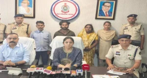 CG Crime : अंधे कत्ल की गुत्थी सुलझी, पत्नी ने ही जेठ के साथ मिलकर की थी पति की हत्या, तीन गिरफ्तार